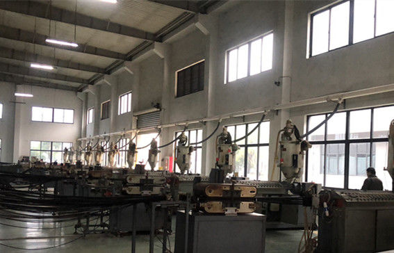 Suzhou Polywell Engineering Plastics Co.,Ltd linea di produzione del produttore